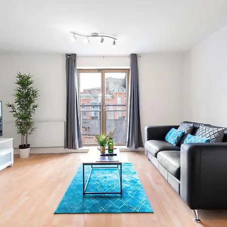 Centre - Two Bedroom - Juliet Balcony - Secure Parking - Wifi - Smart Tv Apartment Birmingham