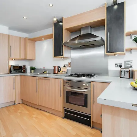 Centre - Two Bedroom - Juliet Balcony - Secure Parking - Wifi - Smart Tv Apartment Birmingham