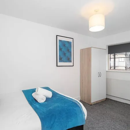 Centre - Two Bedroom - Juliet Balcony - Secure Parking - Wifi - Smart Tv * Birmingham