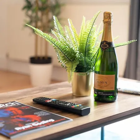 Centre - Two Bedroom - Juliet Balcony - Secure Parking - Wifi - Smart Tv Birmingham